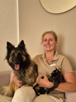 Dr. Nicole H.